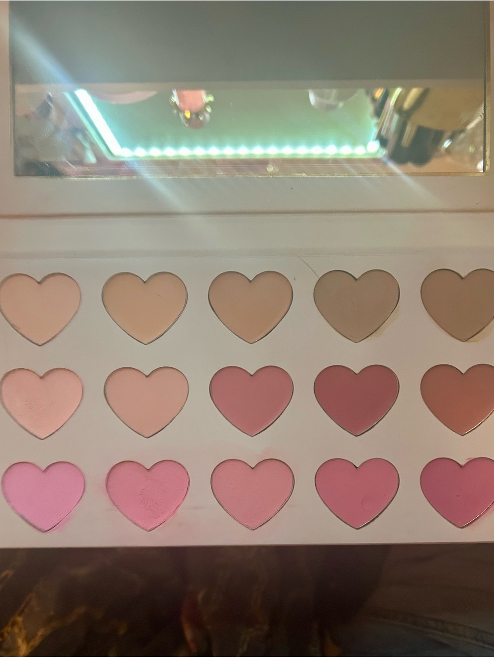 Heart-Shaped Cream lipstick & blush Palette — Assorted Pink & Peach Shades - Picture 4 of 5